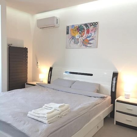 Stylish Riverside Apartments In Riviera Complex Mykolajiv Eksteriør bilde