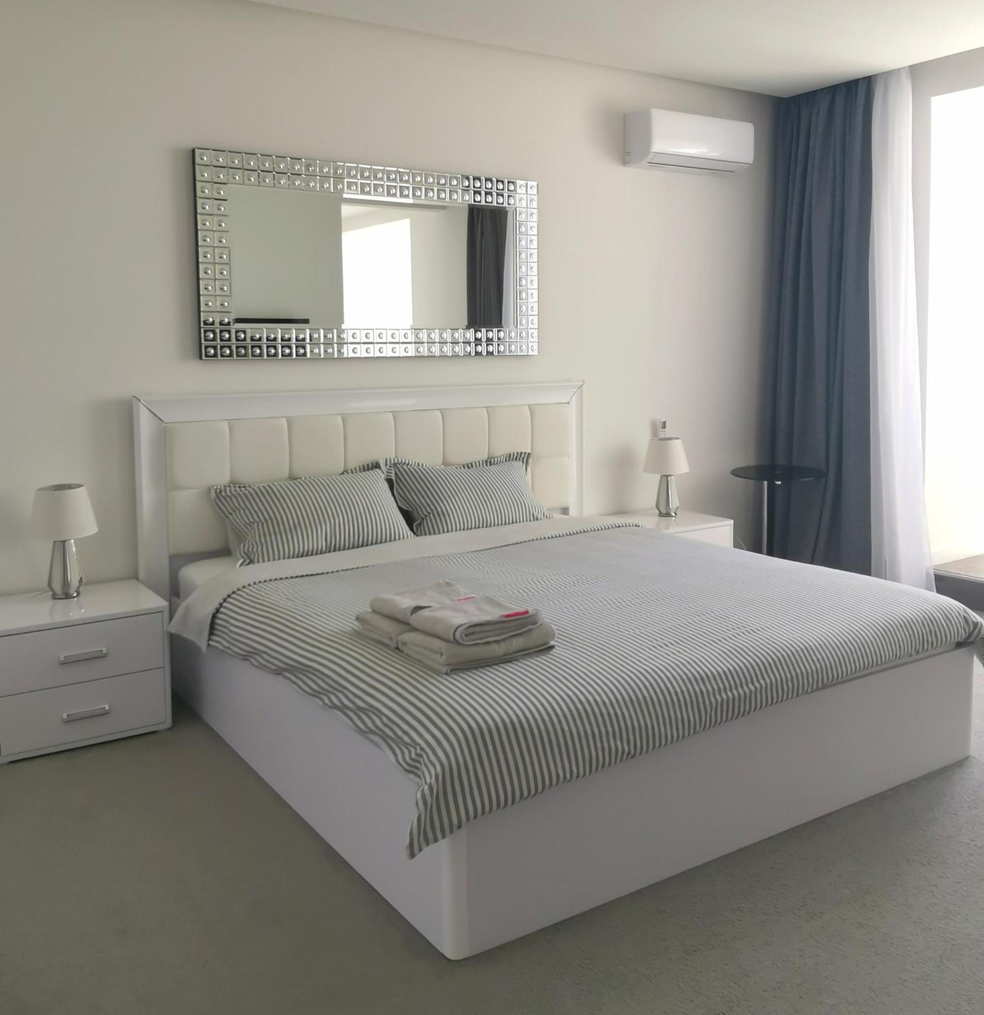Stylish Riverside Apartments In Riviera Complex Mykolajiv Eksteriør bilde